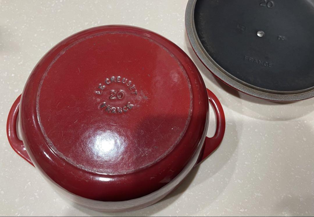 LE CREUSET ブラックマット両手鍋 レッド 20cm 蓋付き