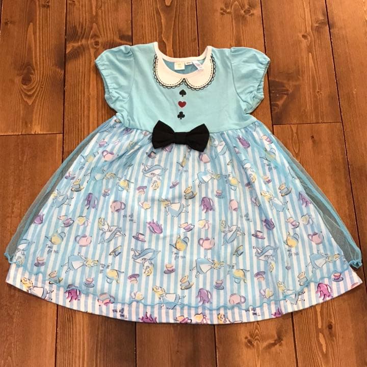 メルカリ 不思議の国のアリス ワンピース 100cm 700 中古や未使用のフリマ