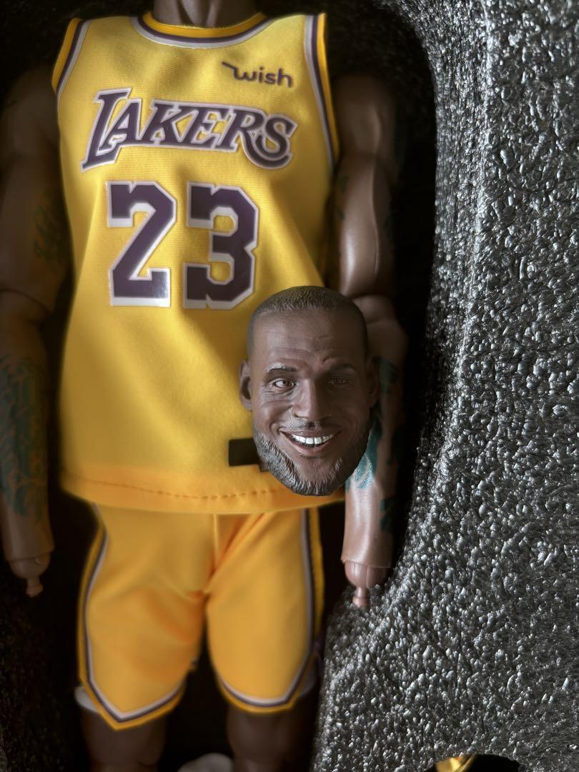レブロン・ジェームズ 1/6 フィギュア NBA - メルカリ