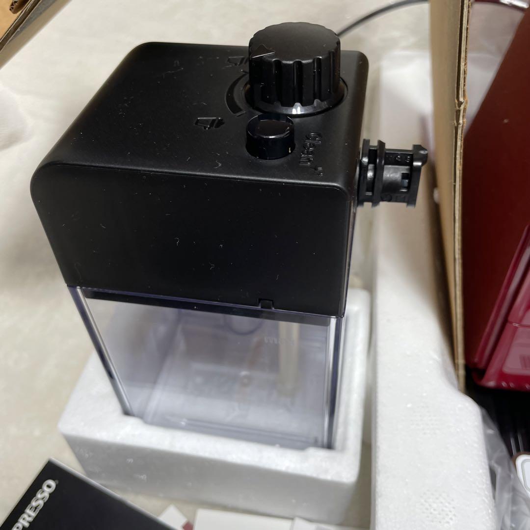 新品　ネスプレッソ コーヒーメーカー ラティシマ・タッチ レッド F511