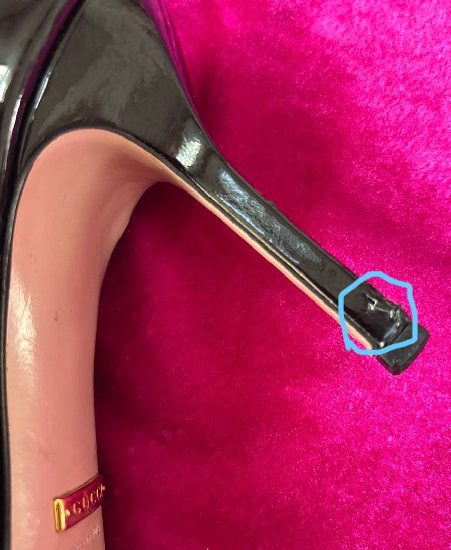 GUCCI グッチ ゴールドホースビットデザイン ラウンドトゥパンプス ブラック GUCCI グッチ ゴールドホースビットデザイン ラウンドトゥパンプス ブラック