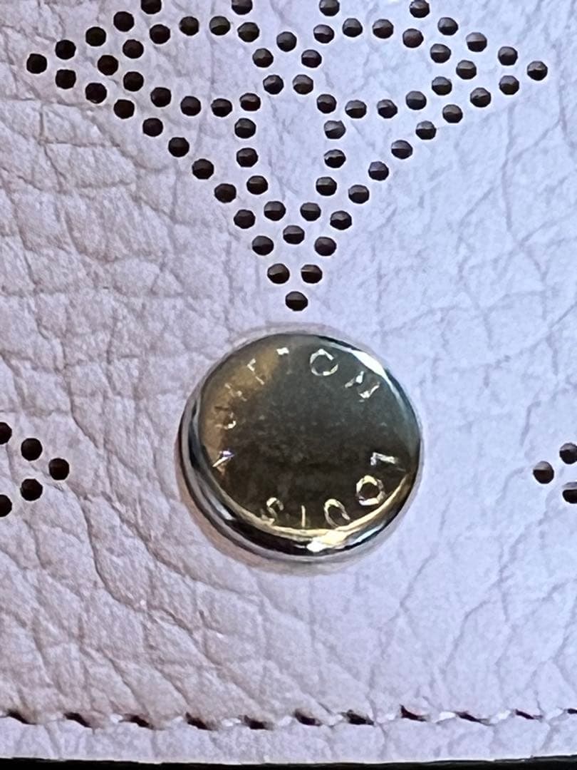 新品　ルイ・ヴィトン　ポルトフォイユ・イリス　コンパクト　マヒナ