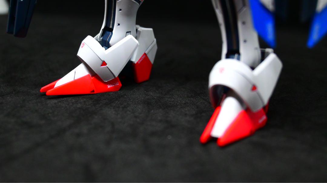 水星の魔女 フルメカニクス　ガンダムエアリアル　mg プラモデル　完成品
