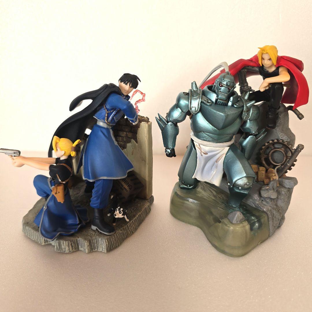 鋼の錬金術師ブックインフィギュア RED & BLUE セット価格