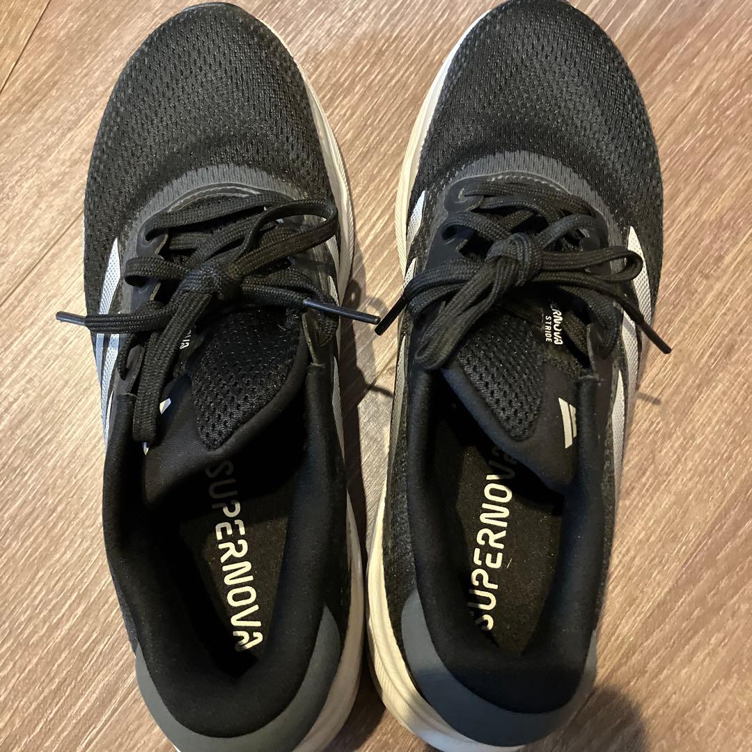 Adidas SUPERNOOVA ランニングシューズ ブラック サイズ27.0