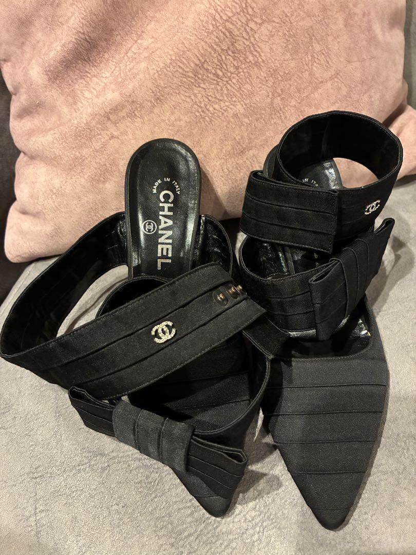 【花モチーフ☆シックな黒】★CHANEL★ストラップサンダル Chanel Metallic Camellia w/CC Logo on The Flower Slingback