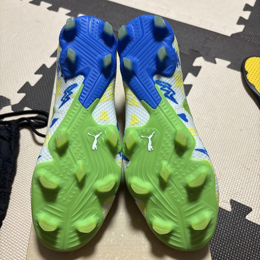 プーマサッカースパイク　フューチャー　ネイマール　FG/AG
