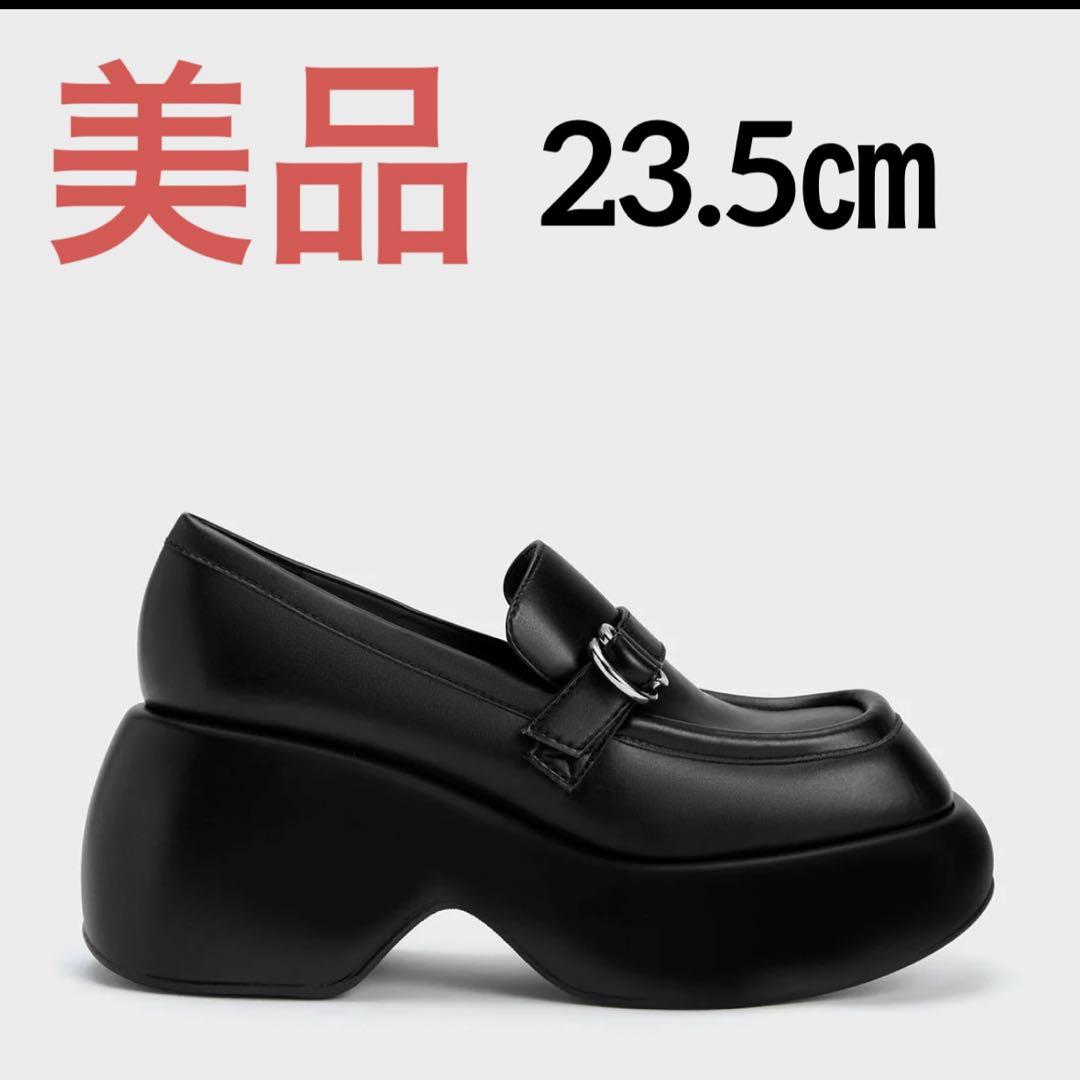 CHARLES & KEITH（チャールズ & キース）の「バックル