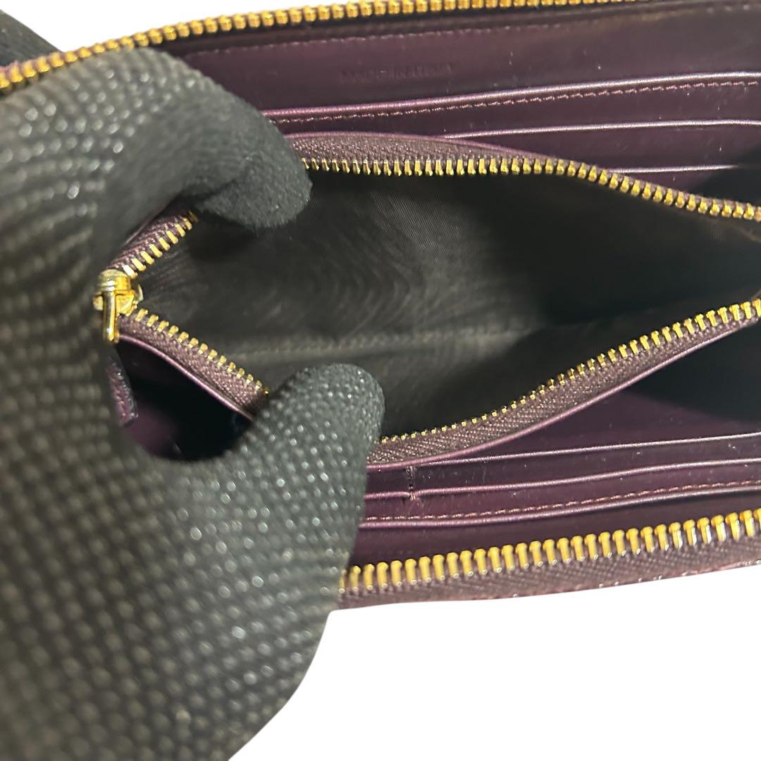 美品 ミュウミュウ 長財布 クロコ型押し ラウンドファスナー
