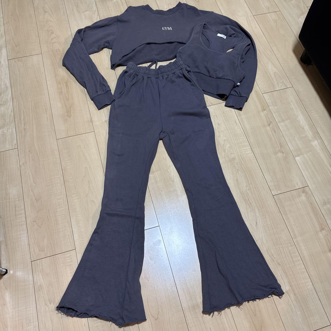GYDAダークグレー フレアパンツセットアップ