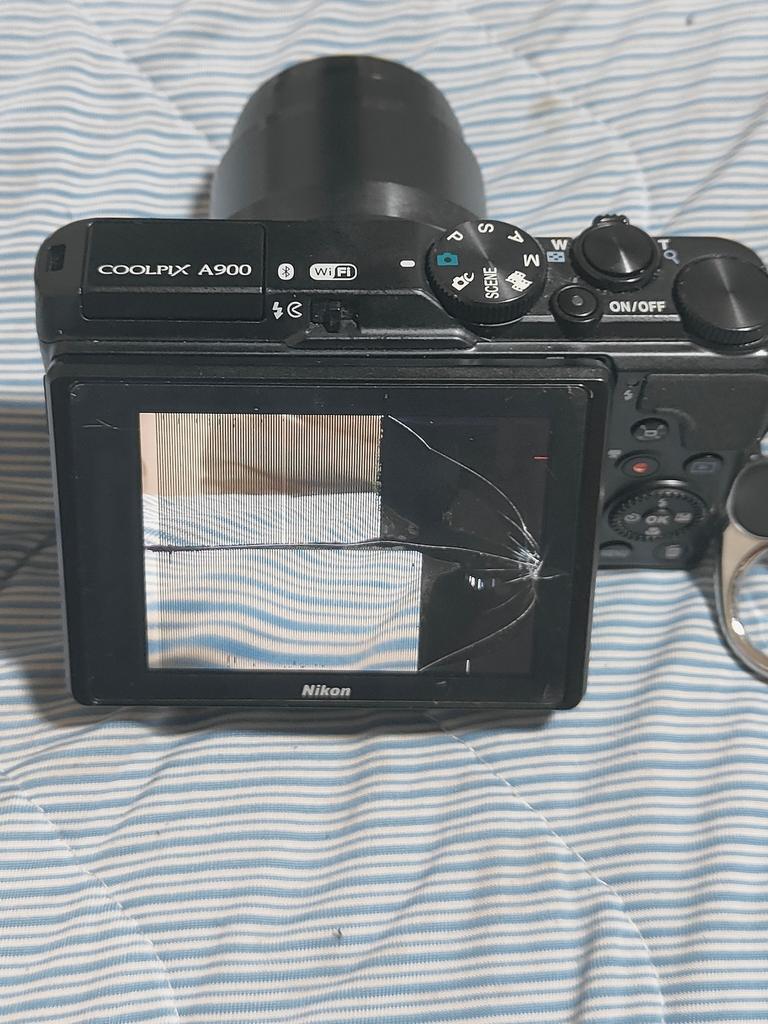 Nikon COOLPIX A900 35倍光学ズーム 液晶割れ　ジャンク