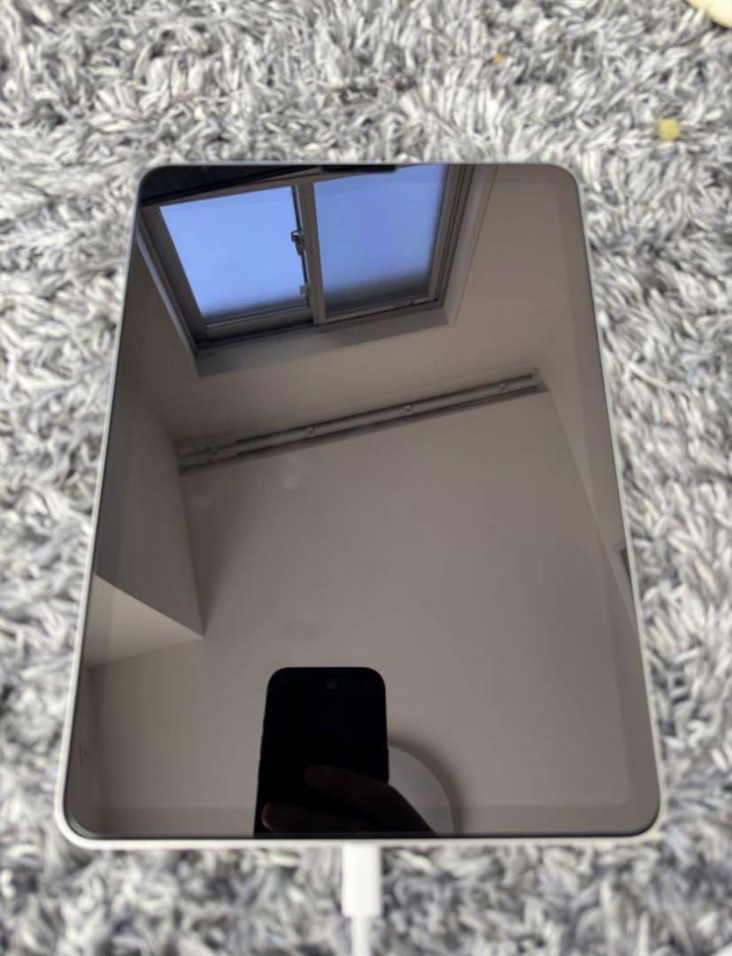 iPadAir4 64GB WiFiモデル シルバー