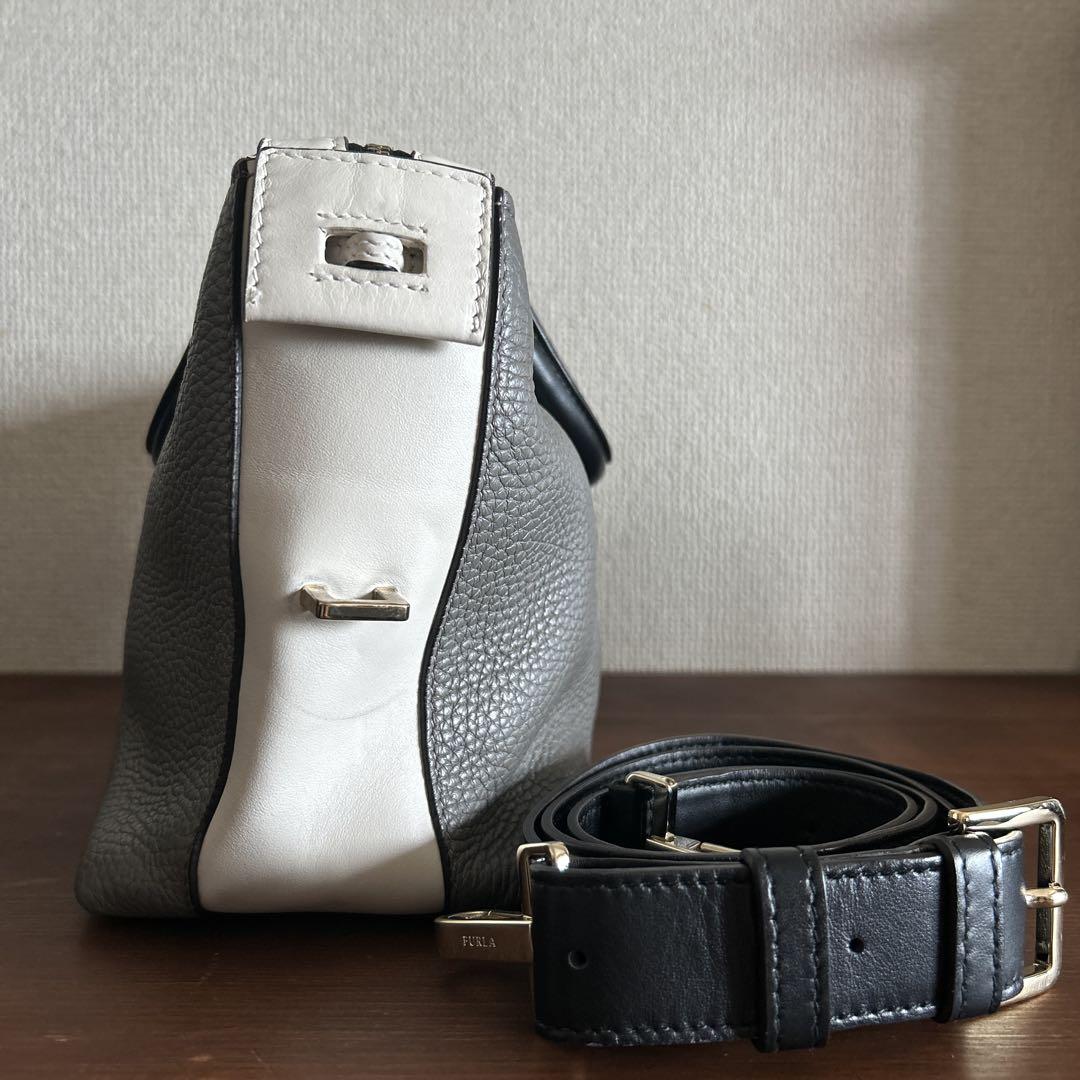 【FURLA】　バイカラーバッグ　グレー×ホワイト