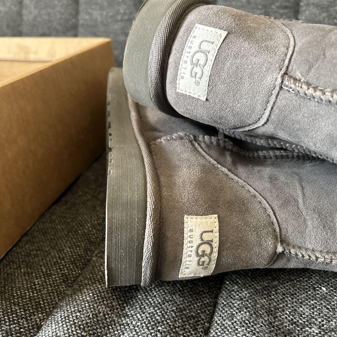 UGG グレー ムートンブーツ 箱付き UGG グレー ムートンブーツ 箱付き - メルカリ