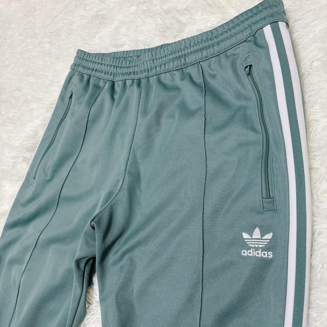 美品✨　アディダスオリジナルス　ベッケンバウワー　くすみグリーン　トラックパンツ