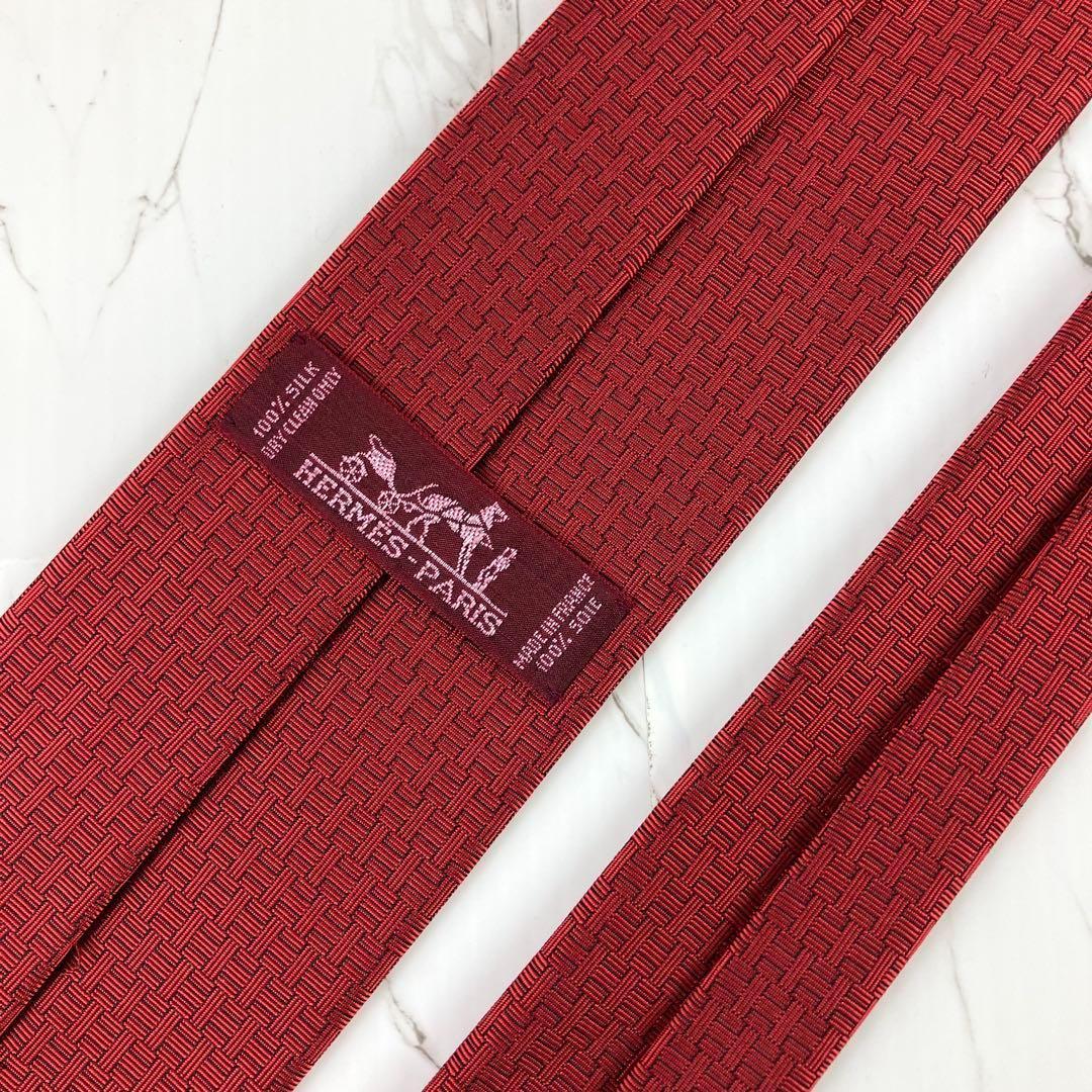 美品　エルメス　ネクタイ　ファソネ　ワンポイント刺繍　ソリッド　ボルドー