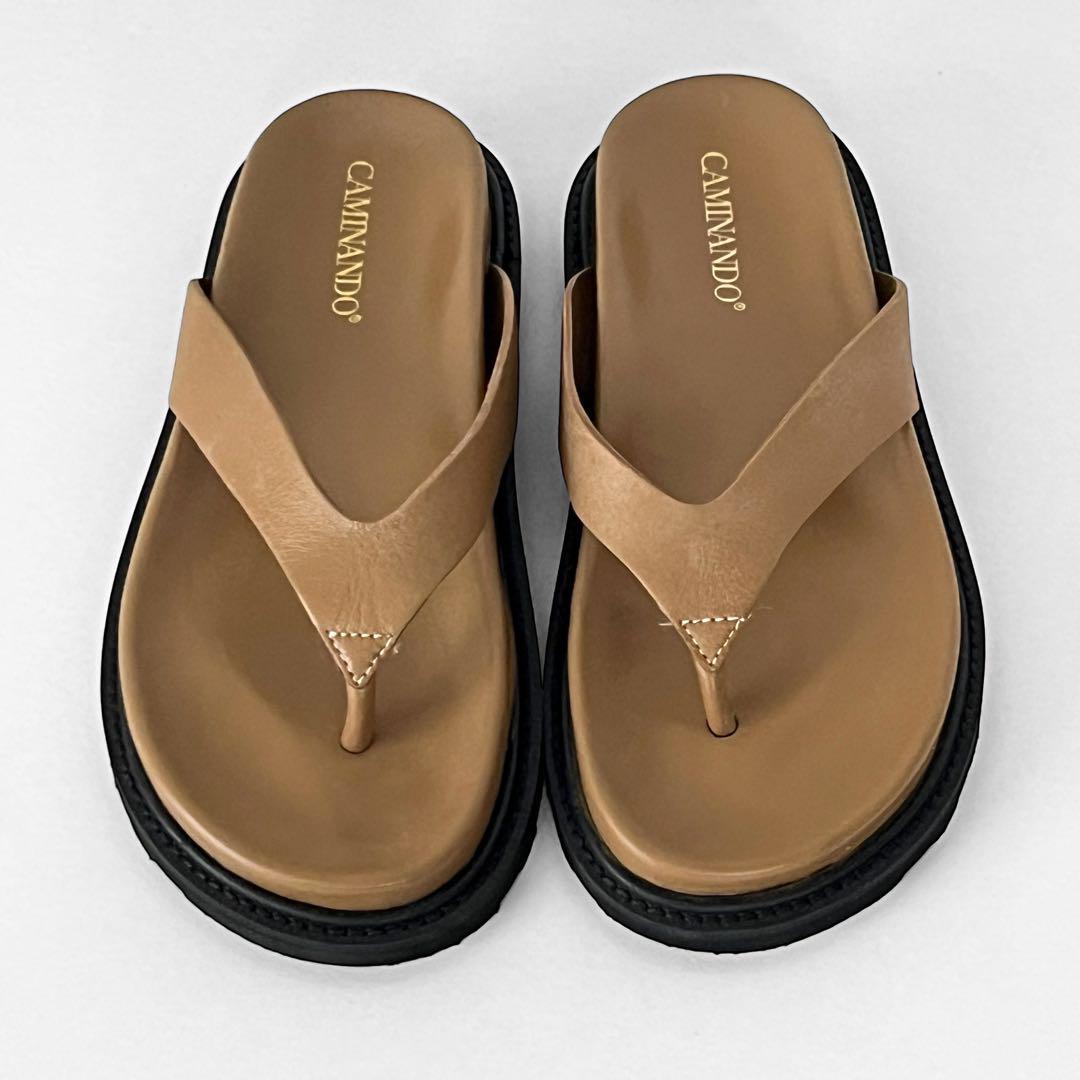 美品】カミナンド 本革 トングサンダル【23】ベージュ - メルカリ