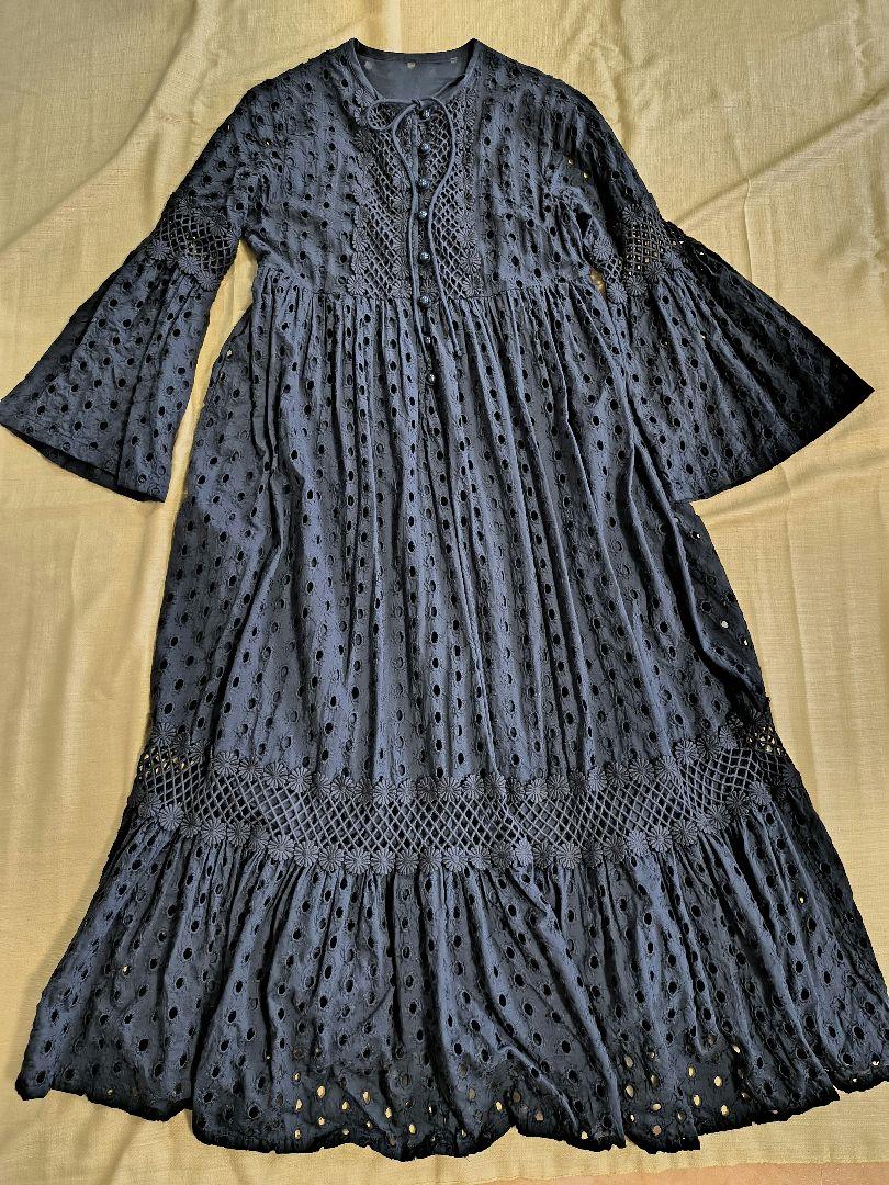 【美品】フリーダ Freada カットワーク刺繍ワンピース　ブラック