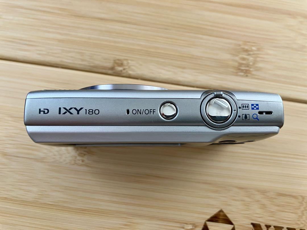 Canon IXY180　箱、付属品付き