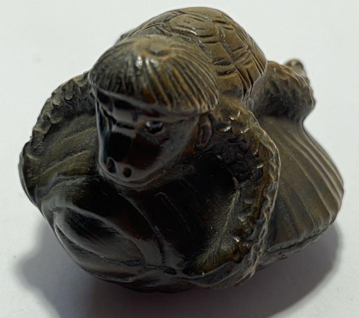 1050円 新作送料無料 根付 柘植根付 柘植材 置物 カッパと貝 黄楊繊細彫刻 木製