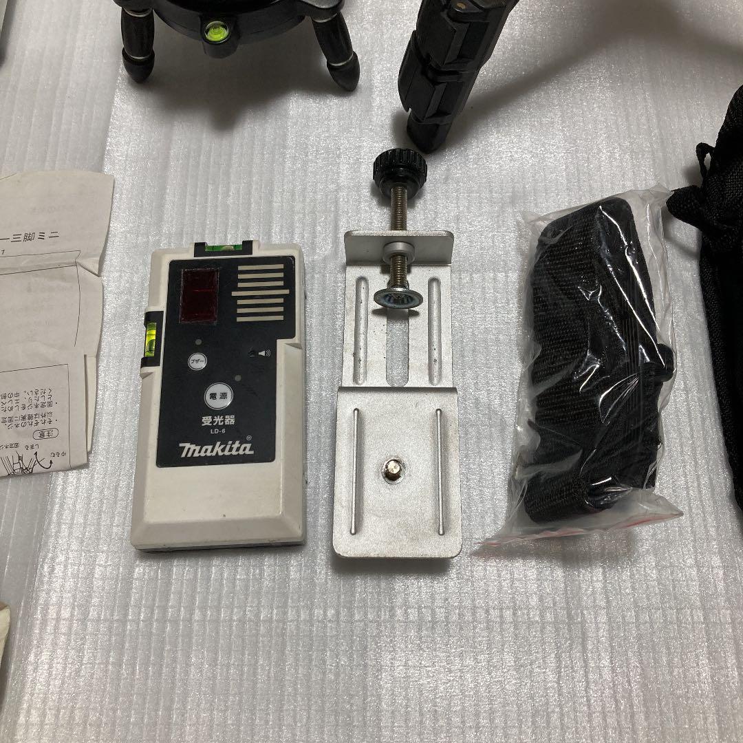 美品〉マキタ 屋内屋外専用レーザー墨出し器SK308PH フルセット 美品〉マキタ 屋内屋外専用レーザー墨出し器SK308PH フルセット