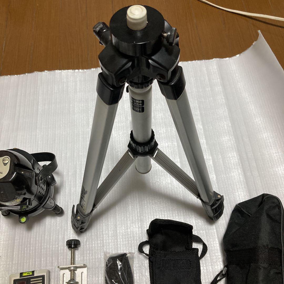 美品〉マキタ 屋内屋外専用レーザー墨出し器SK308PH フルセット 美品〉マキタ 屋内屋外専用レーザー墨出し器SK308PH フルセット
