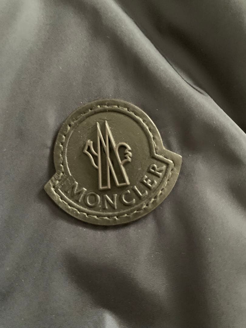 モンクレール 薄手ダウンジャケット モンクレール 薄手ダウンジャケット