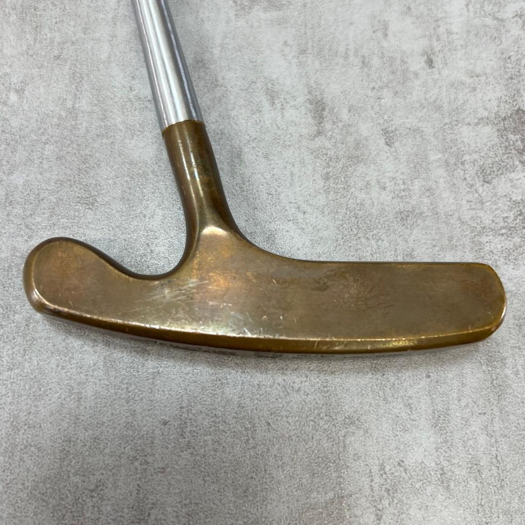 アクシネット　ブルズアイ　メンズゴルフパター　カーボン　右利き用　PT　ピン型