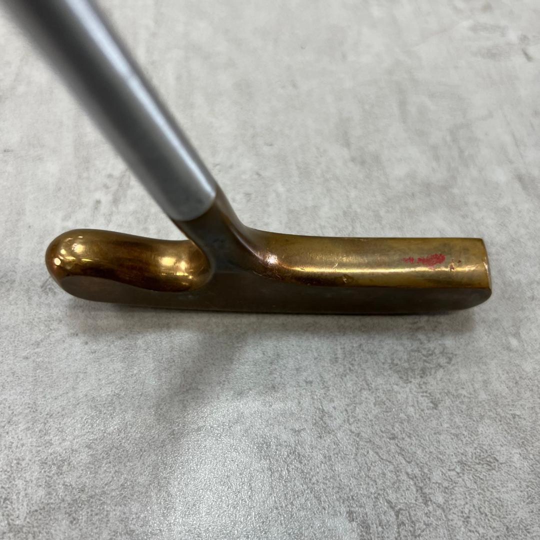 アクシネット　ブルズアイ　メンズゴルフパター　カーボン　右利き用　PT　ピン型