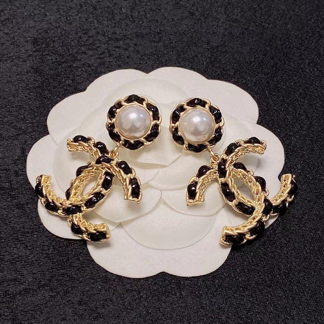 大人気 CHANELシャネルCCマークピアス