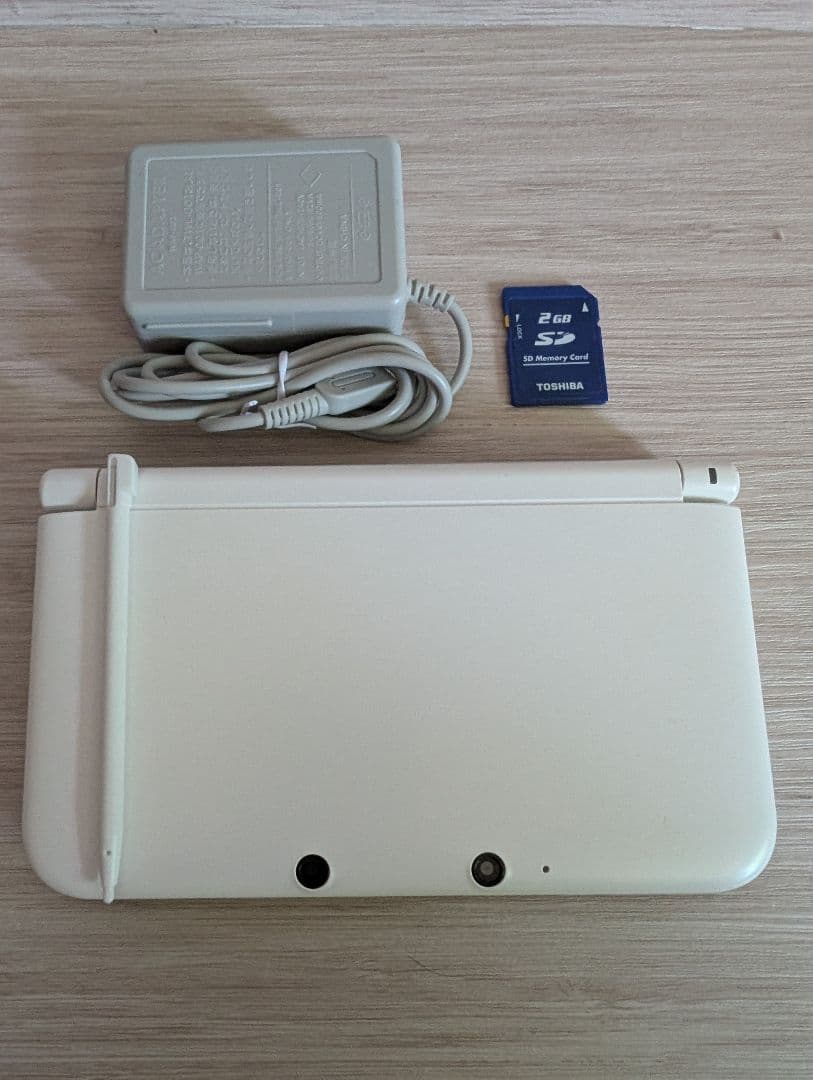 ニンテンドー3dsll ホワイト 充電器 タッチペン SDカード