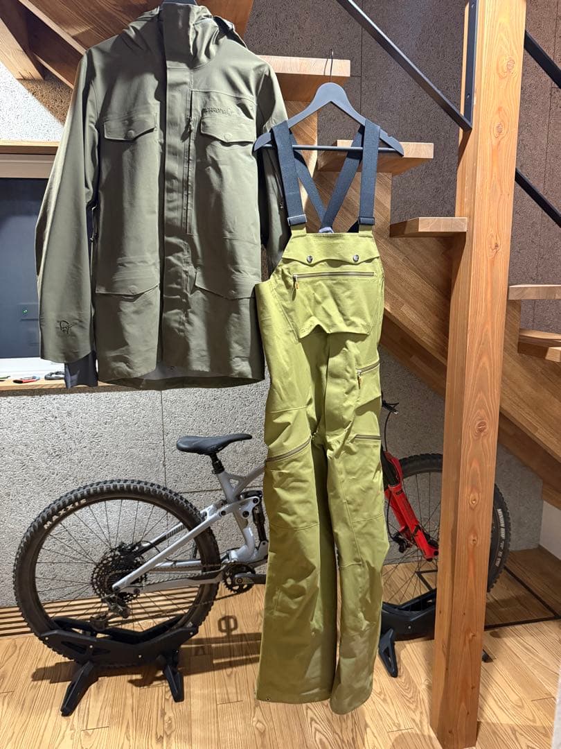 [セット販売]NORRONA ROLDALジャケット&TAMOKビブパンツ