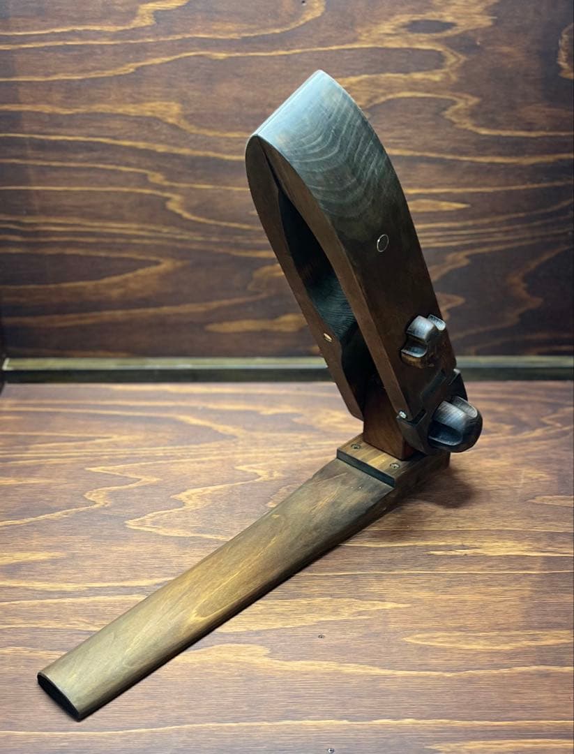 レーシングポニー　ブラックウォールナット色仕上げ　檜　ステッチングツリー