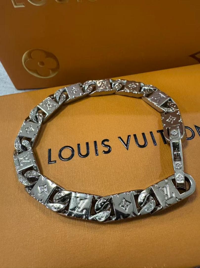 Louis Vuitton シルバーブレスレット Louis Vuitton シルバーブレスレット