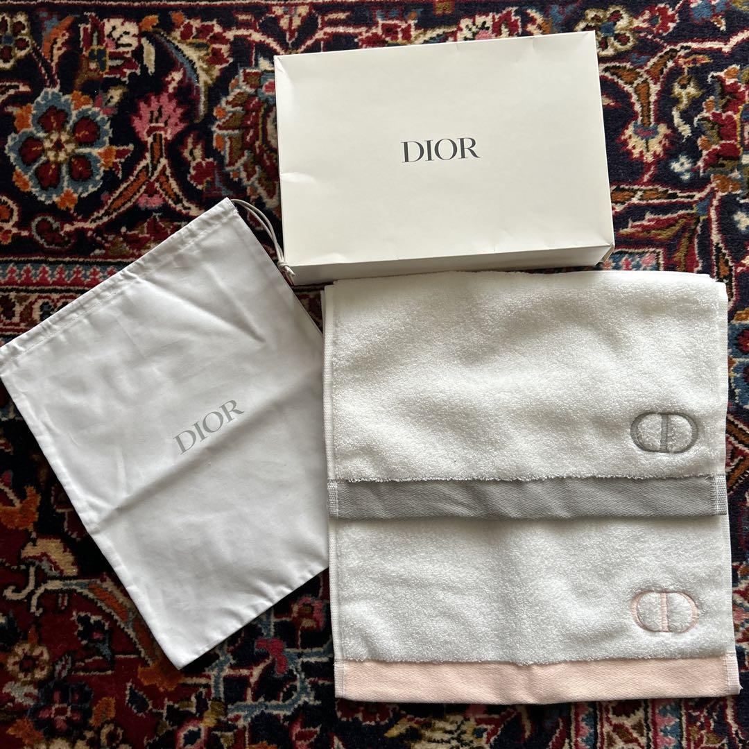 Dior ハンドタオル 2枚セット