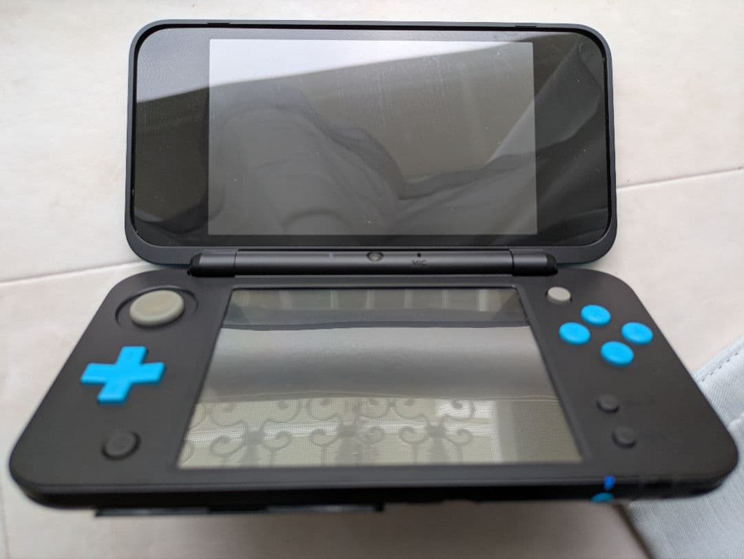 ニンテンドー2DS LL