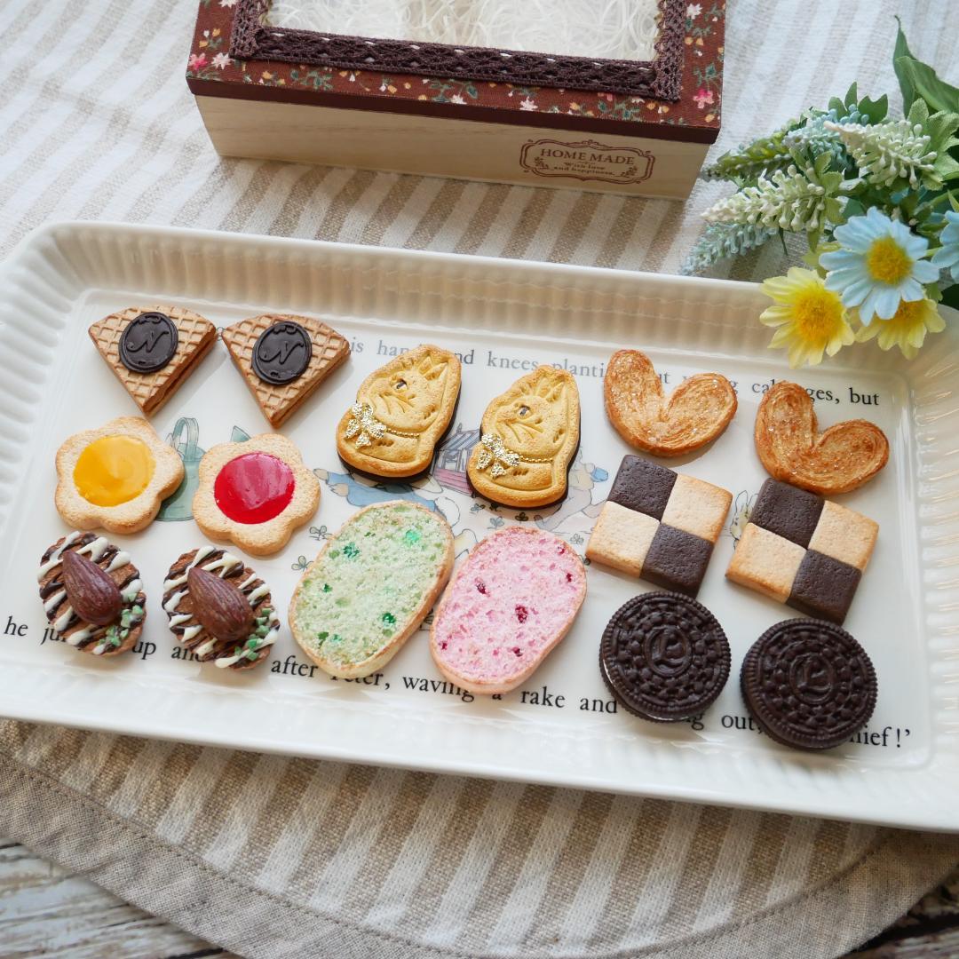 フェイクスイーツ◆可愛い♡クッキーズ＊8種×2枚＊木製デコBOX付◆リアルサイズ