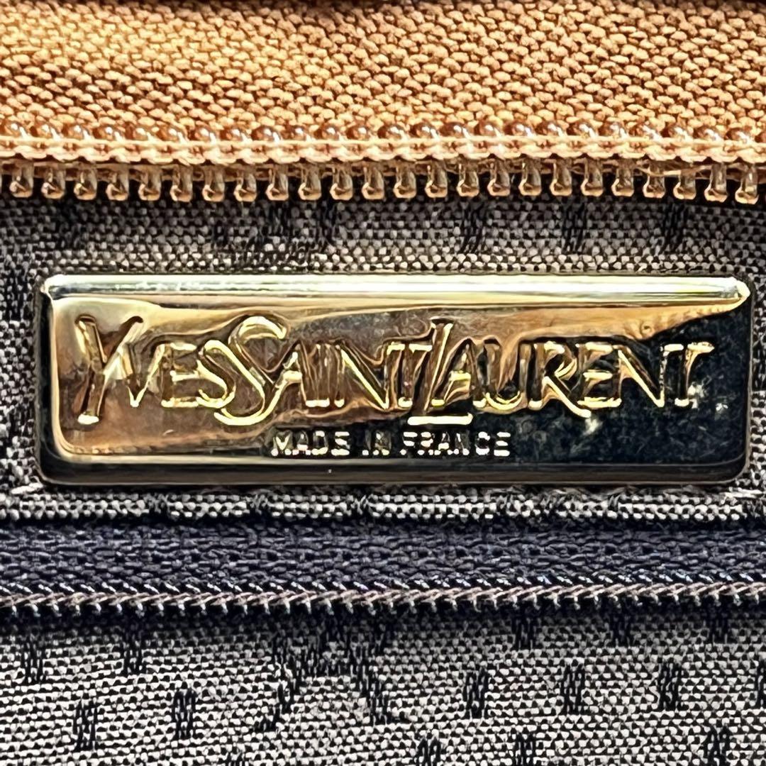 【美品】イヴサンローラン　クラッチバッグ　セカンドバッグ　ゴールド金具