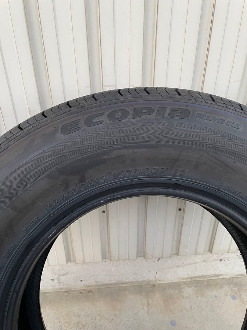 値頃 200系ハイエース7型純正未使用タイヤ4本 ienomat.com.br