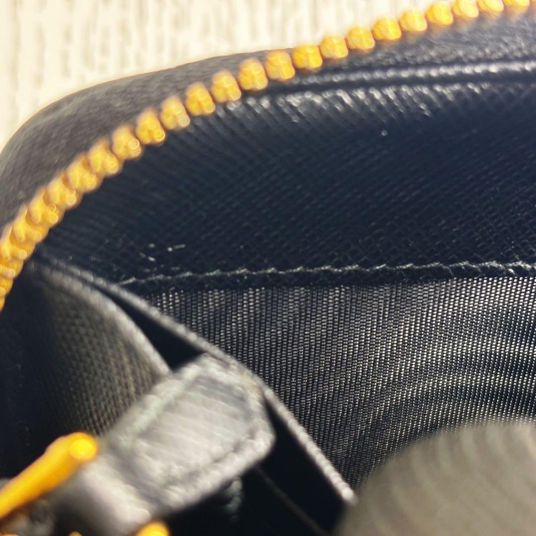 極美品　PRADA プラダ　財布　ラウンドファスナー　M511