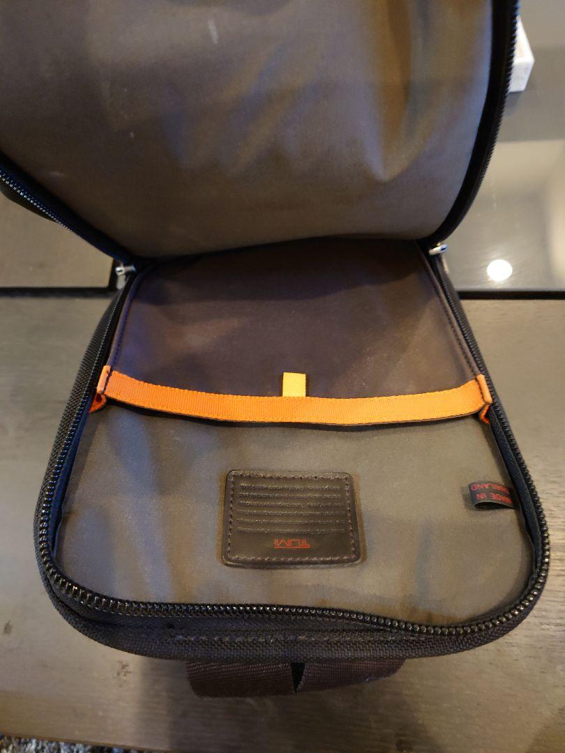 大特価国産 トゥミ 美品 TUMI H1PUN-m61491798005 ショルダーバッグ 日本製安い