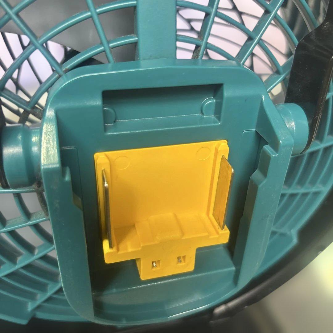 Makita 充電式ファン CF102D