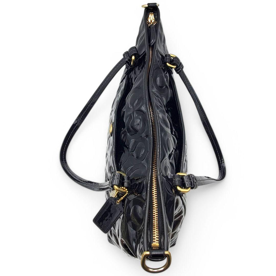 定番人気！ オプアート トートバッグ コーチ COACH A4可 肩掛け エナメル バッグ