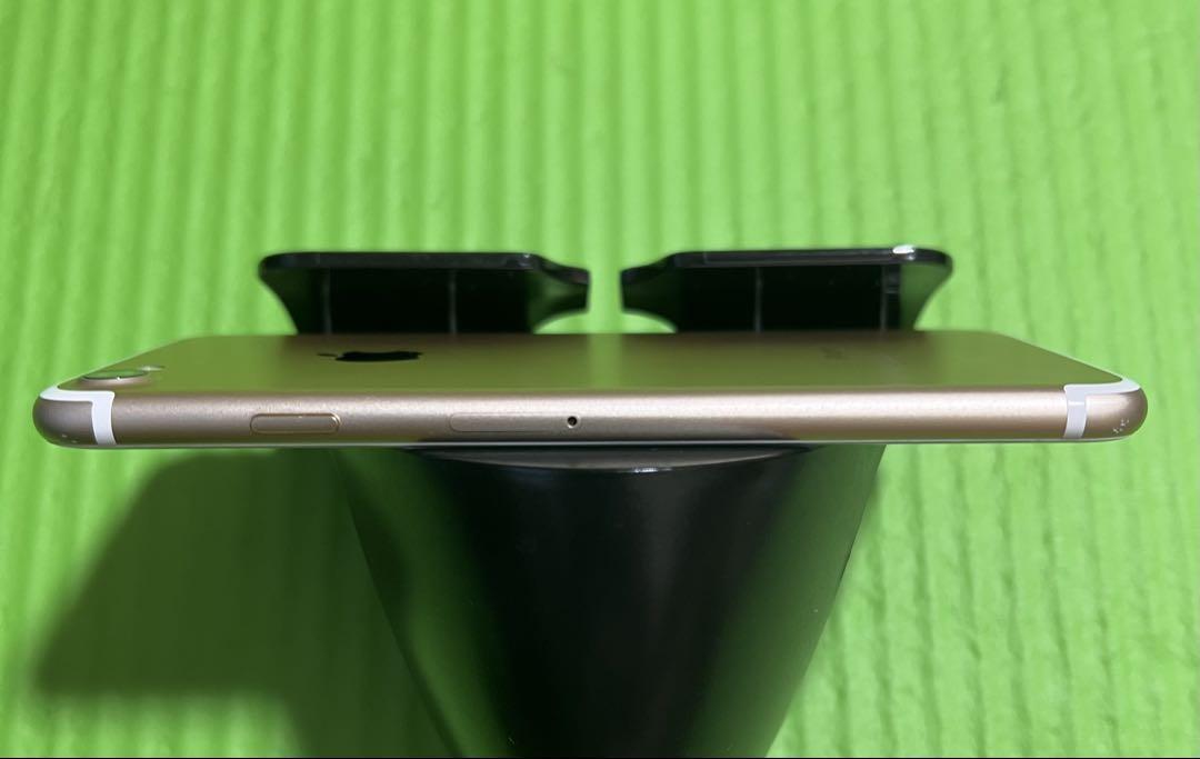 Iphone7 Gold 32GB SIMフリーバッテリー94%美品
