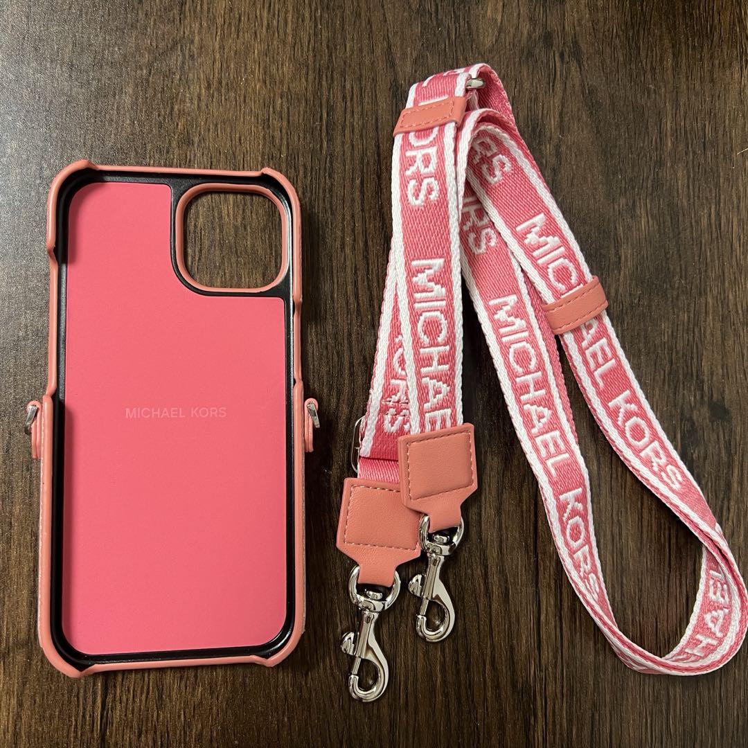 【新品未使用】マイケルコースMK柄　iPhone15スマホケーススマホショルダー 新品未使用】マイケルコースMK柄 iPhone15スマホケーススマホ