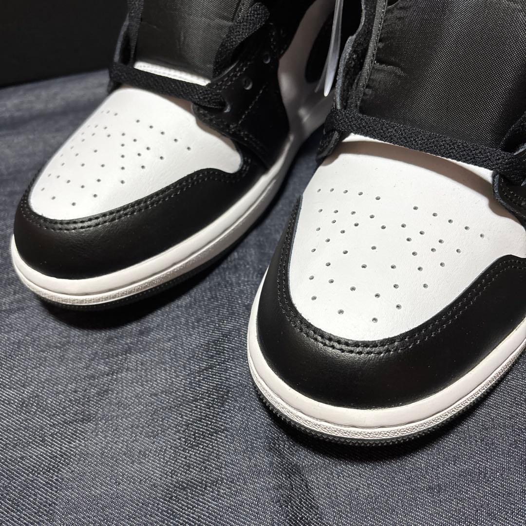 新品未使用 エア ジョーダン 1 MID DQ8426-001 28㎝ 新品未使用 エア ジョーダン 1 MID DQ8426-001 28㎝