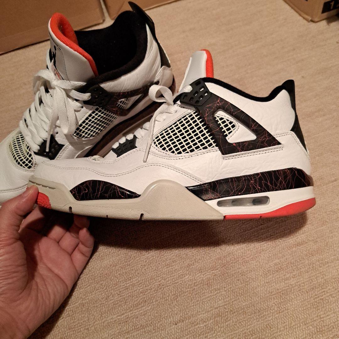 Nike Air Jordan 4　レトロ　フライトノスタルジー