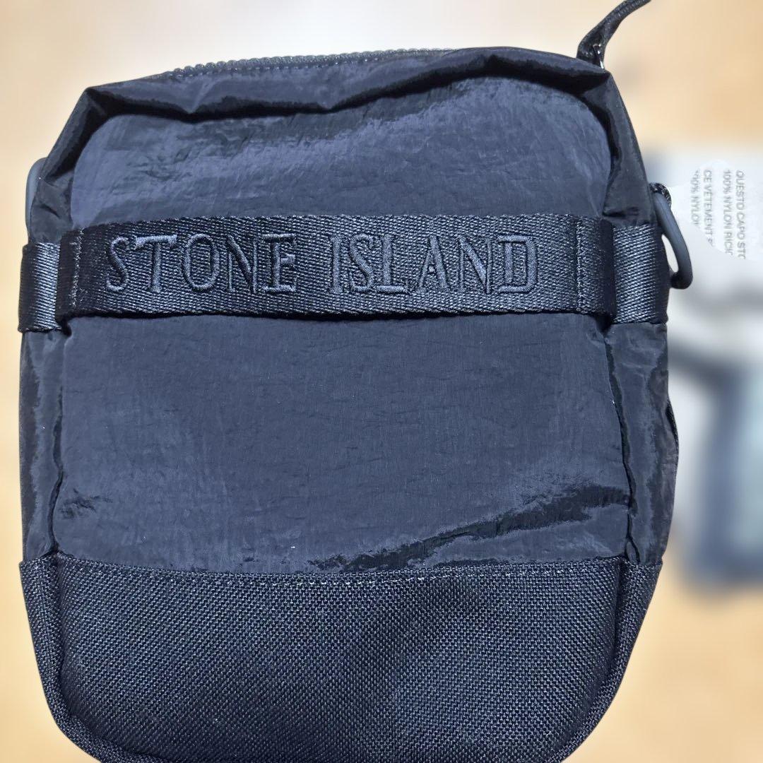 STONE ISLAND ブラックショルダーバッグ
