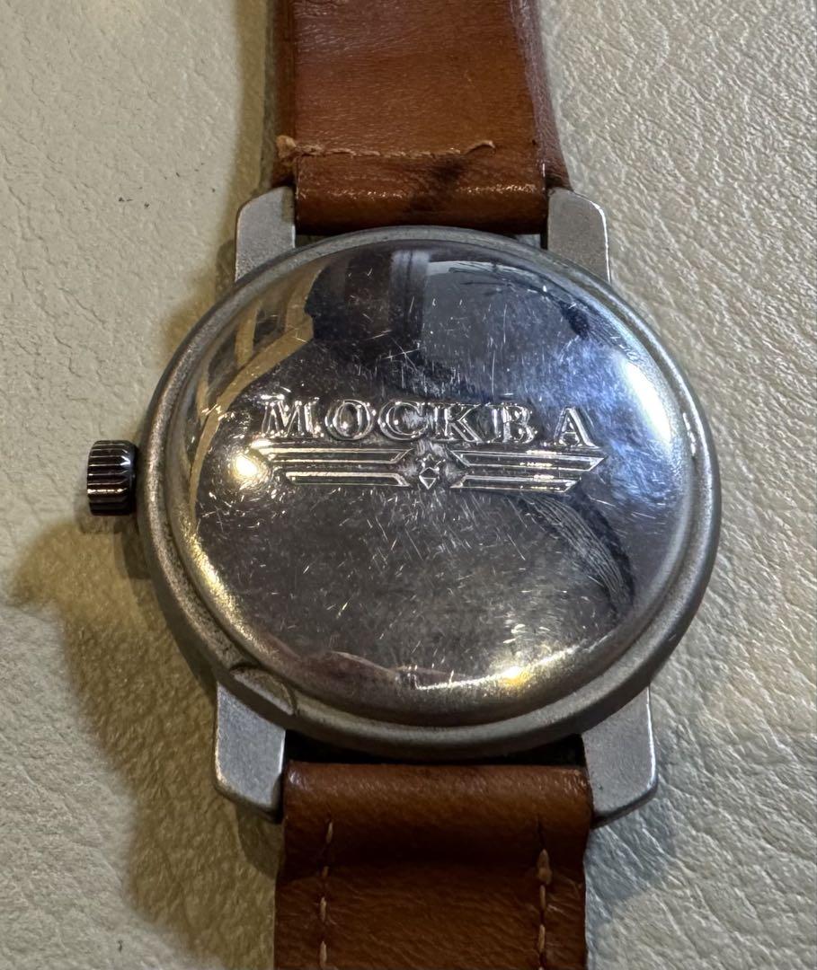 モスクワ CCCP 手巻き時計 黒文字盤 ミリタリー 茶色バンド