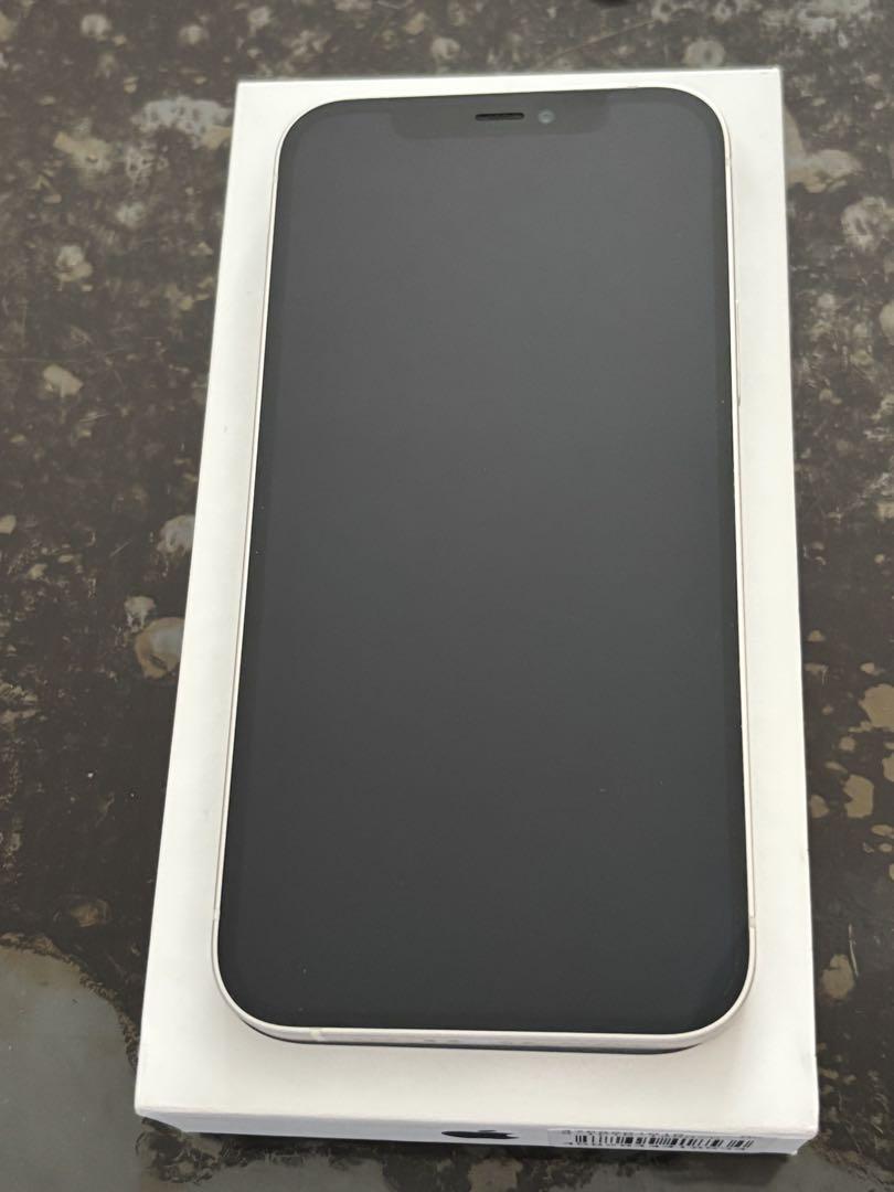 Apple iPhone 12 ホワイト 本体　※ケース付き Apple iPhone 12 128GB ホワイト 本体 箱付き